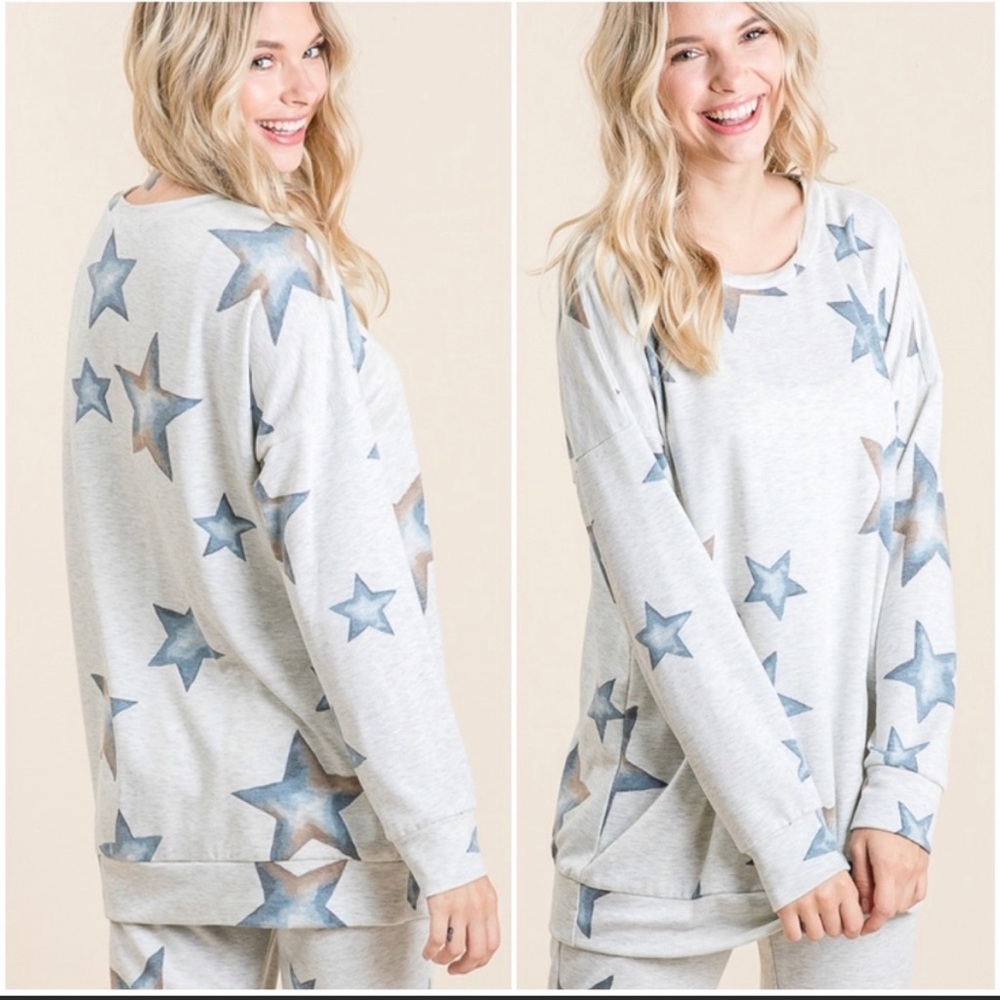 Extremely Soft Viamor Grey w/ Star Print Top